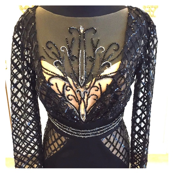 Show-Stopping Rengin Gown - Picture 6 of 8